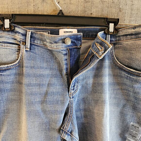 Sonoma Distressed Light Wash Girlfriend Casual Denim Blue Jeans Plus Size 18 New - Picture 9 of 9